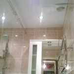 Фото: Точечные светильники в ванной комнате