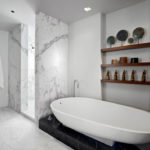 Фото: Дизайн светлой ванной комнаты