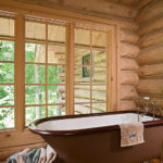 Фото: Коричневая ванная в деревенском стиле