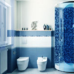 Фото: Синяя ванная комната с душевой